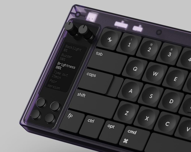 这款机械键盘增加旋钮和显示屏以提高您的工作效率