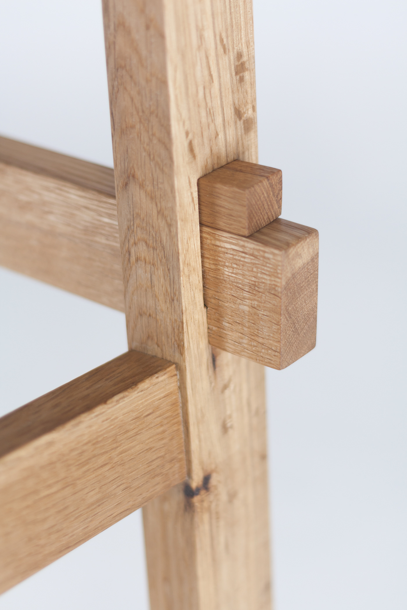 日本榫卯结构的 kumiki furniture collection 木质桌
