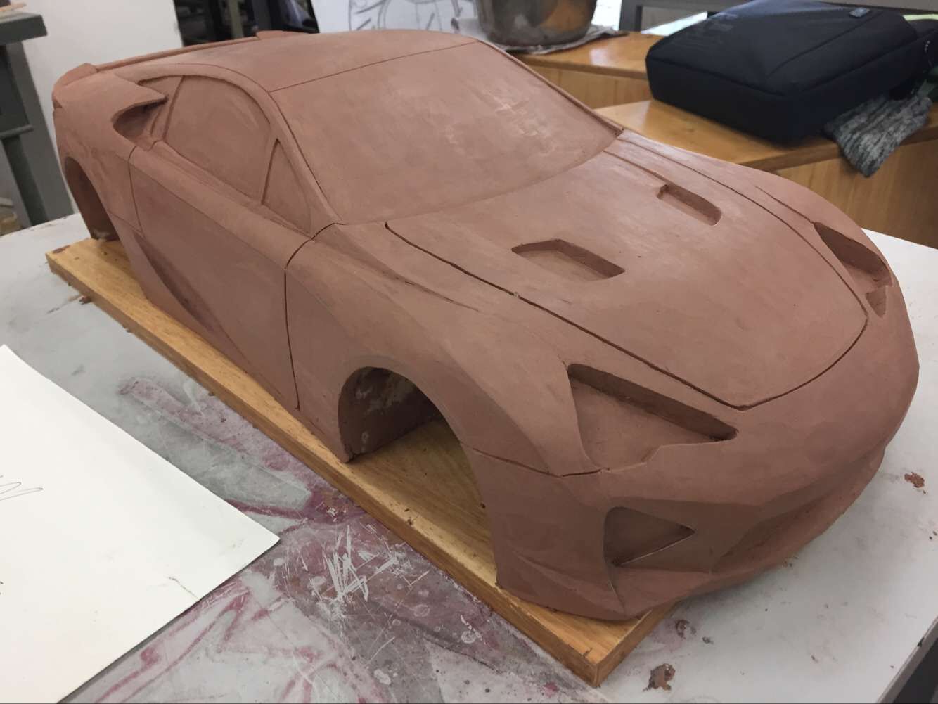 汽车模型油泥作业
