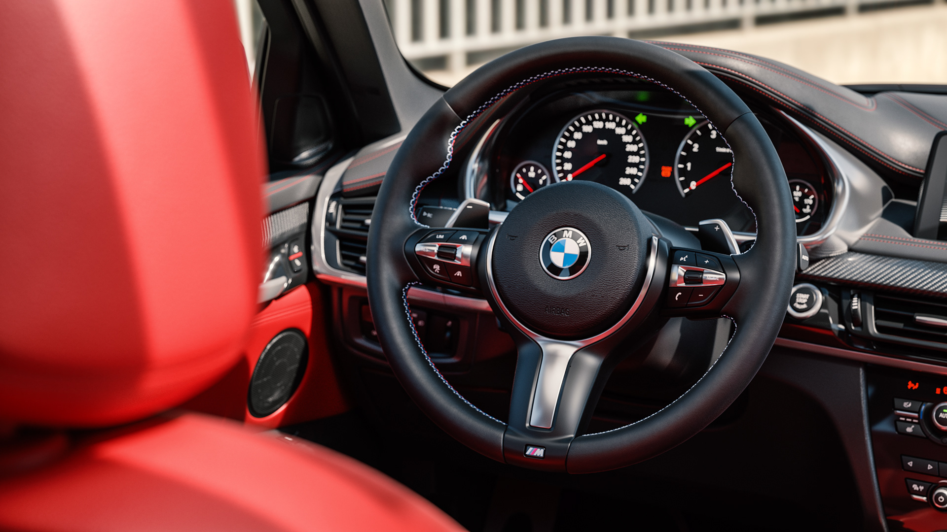 bmw汽车内饰设计性感火热的红色主题