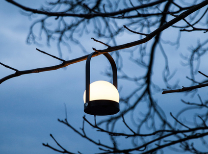 户外专用便携LED灯，能防水还能挂在树上