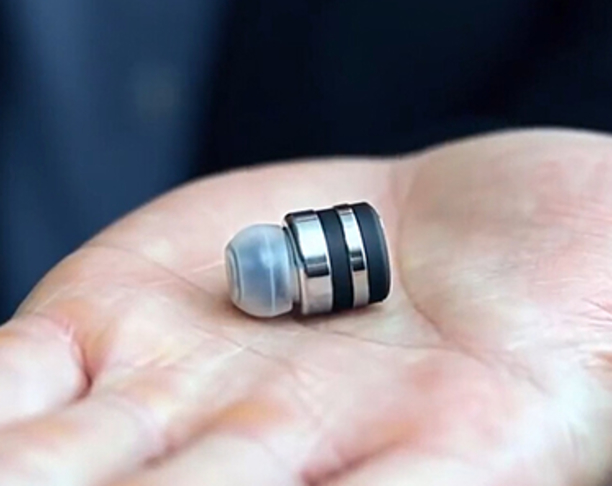 仅重3.5克可通话9小时：世界上最小的蓝牙耳机Dot