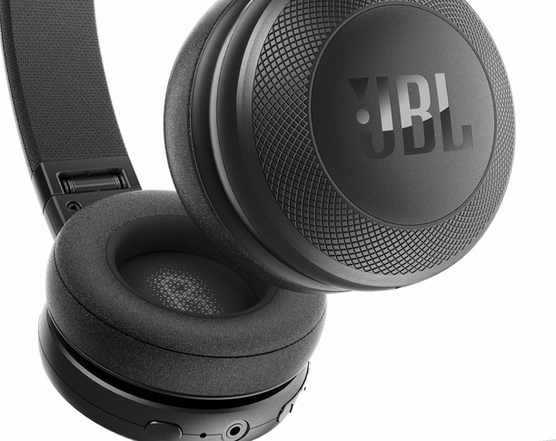 JBL E系列耳机，让你的耳机感官升级