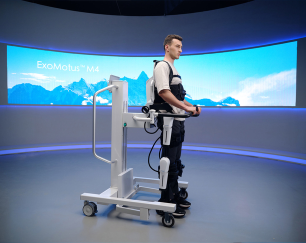 【2022年 iF设计奖】ExoMotus M4 lower limb exoskeleton robot