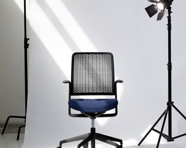 【2023年 iF设计奖】WithME - collaborative swivel chair 