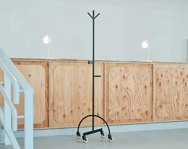 【2024年 iF设计奖】Stackable IV Stand by Adachi Clinic Kobe