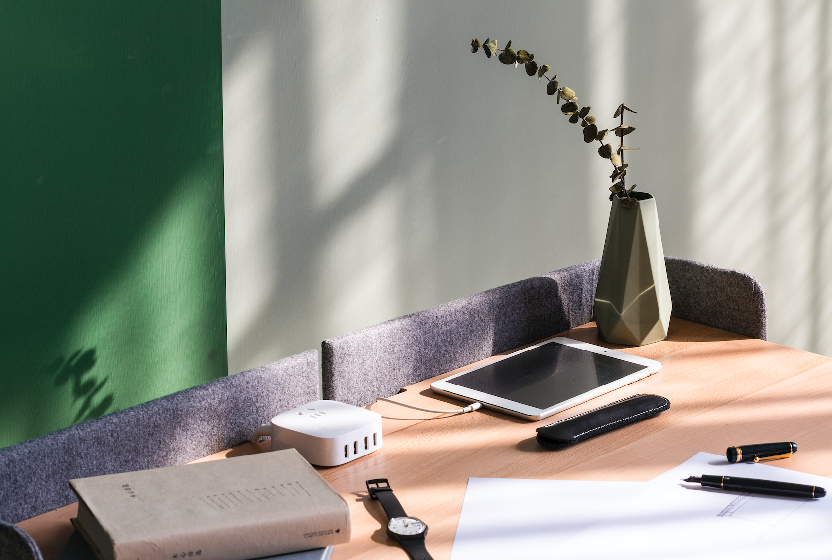 Original design，Issue 4，Handheld PTZ design，Shell desk，