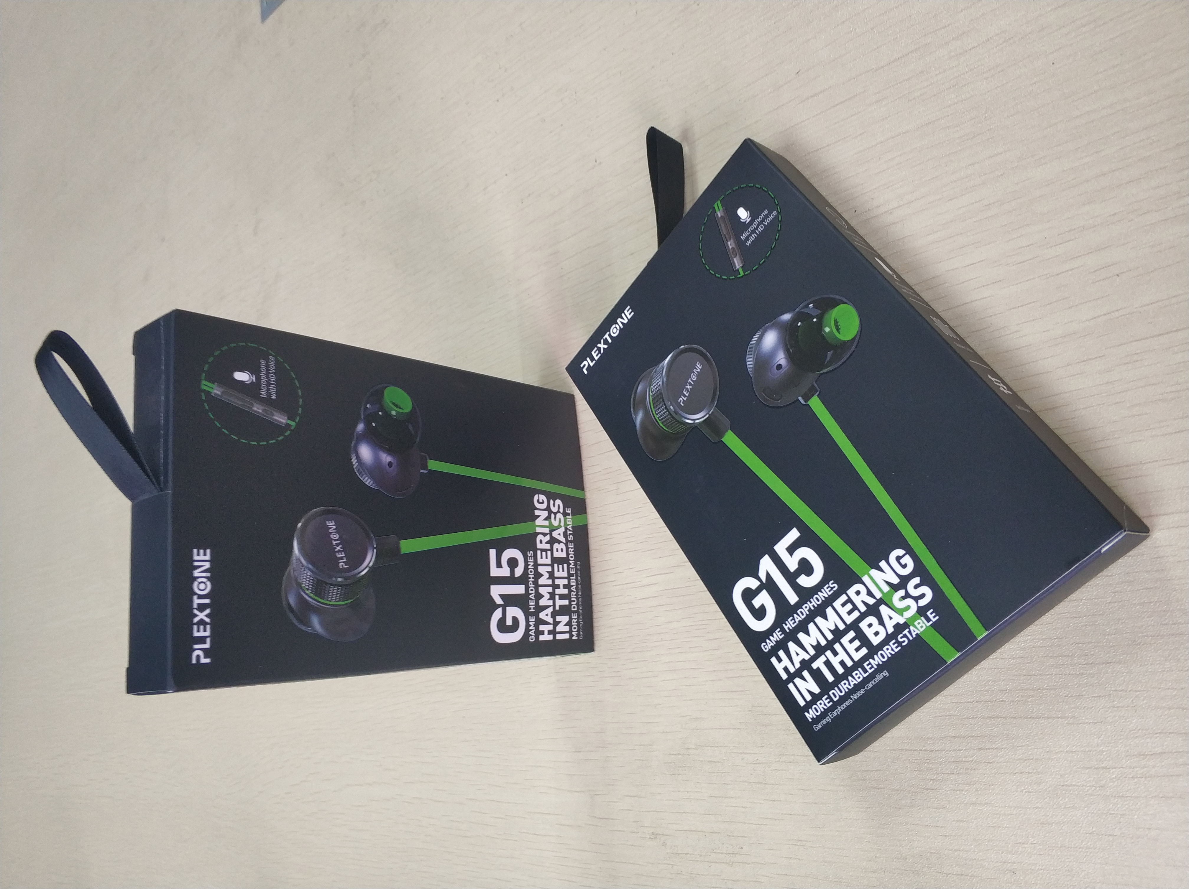 Wired small earphone，