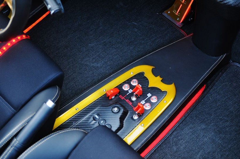 Lamborghini，Batmobile，Modified vehicle，vehicle，Sports car，