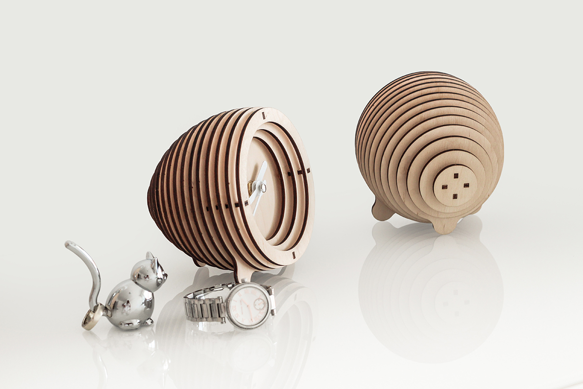 Light brown，woodiness，Clock，