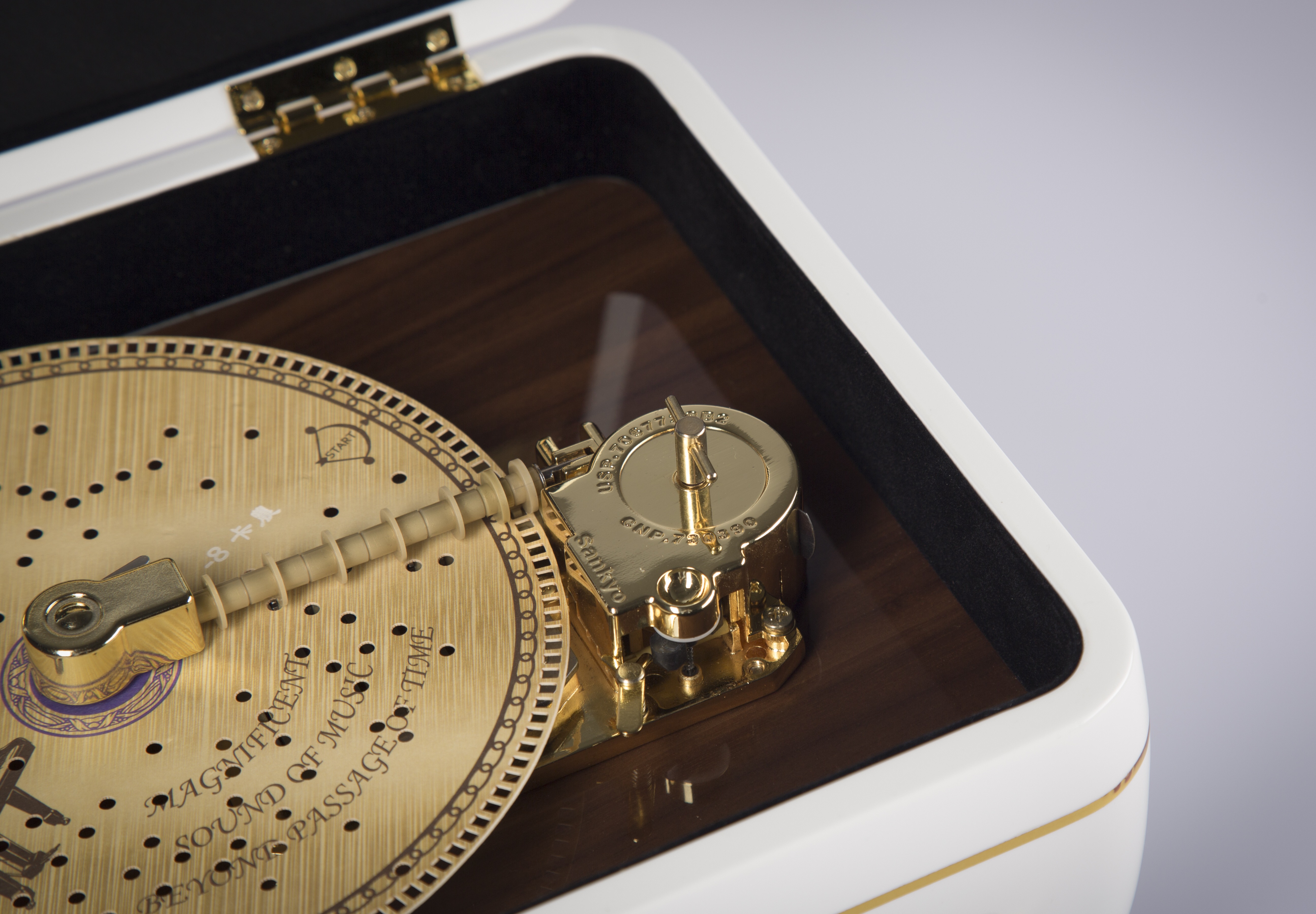 Music box，Eight tone box，Mechanical Age，Inheritance gifts，turntable，[silver medal in the 55th top list]，