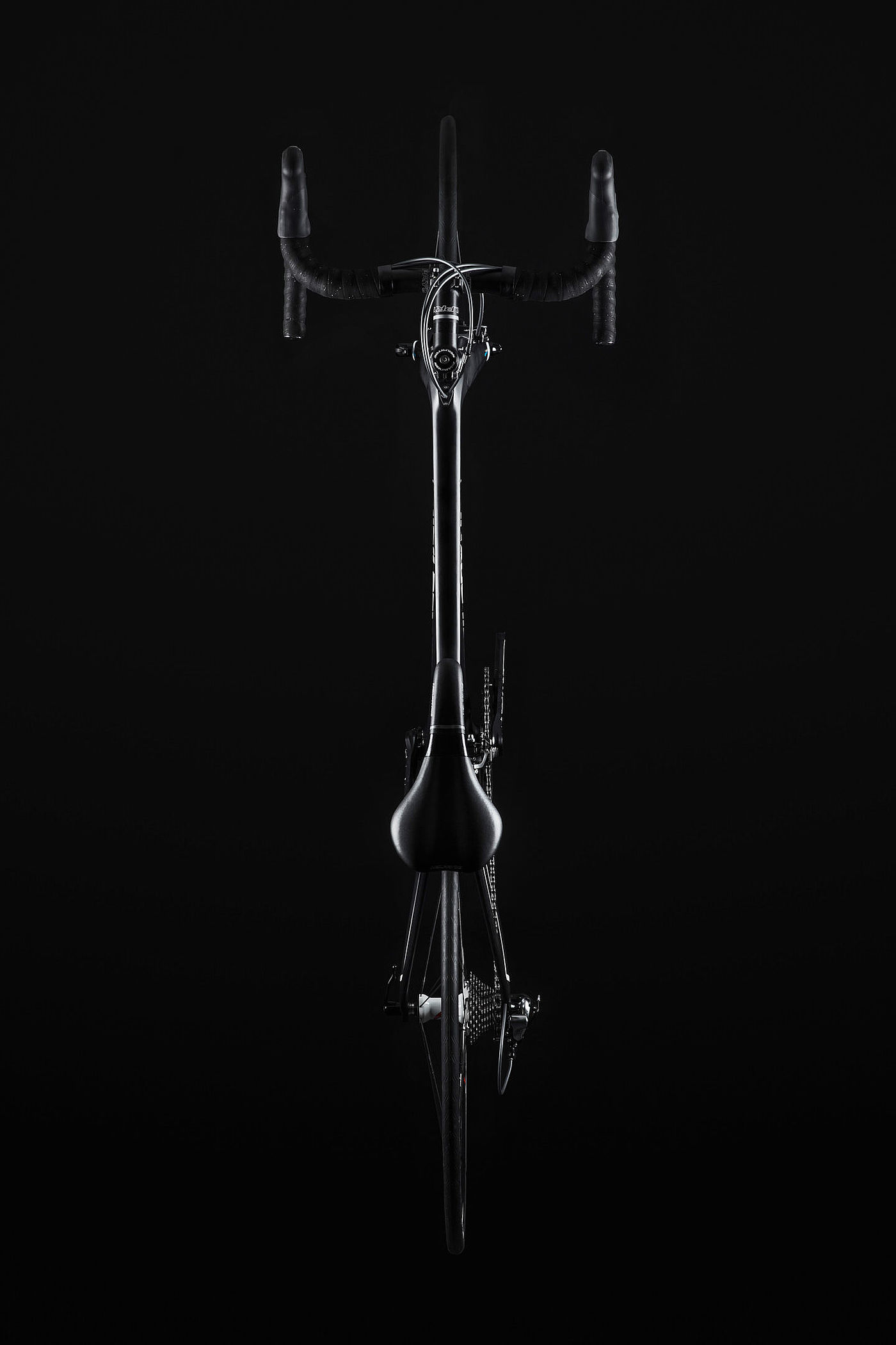 vehicle，Bicycle，Transportation tools，Urban style，outdoors，motion，Ride，