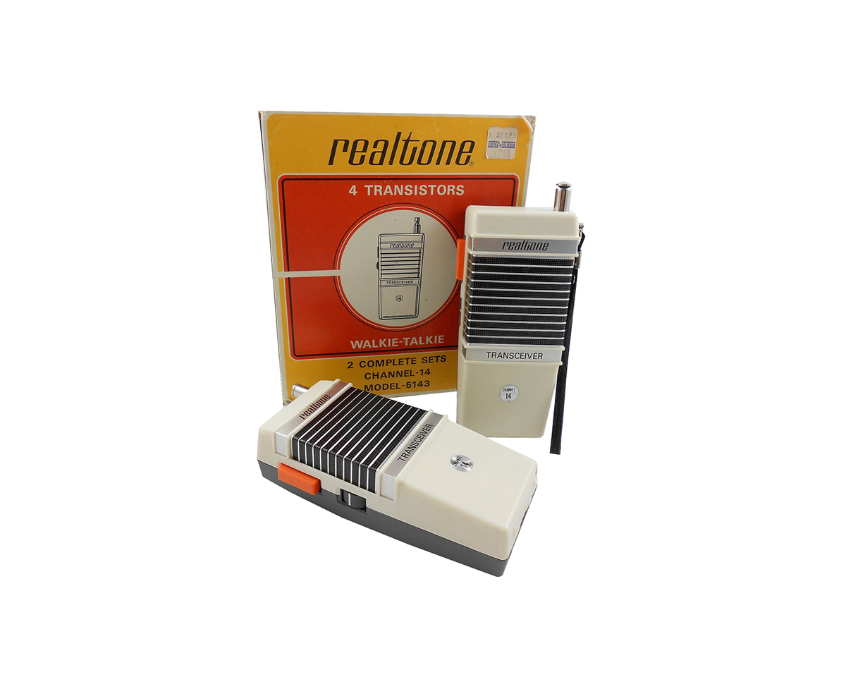 industrial design，outdoors，radio，intelligence，