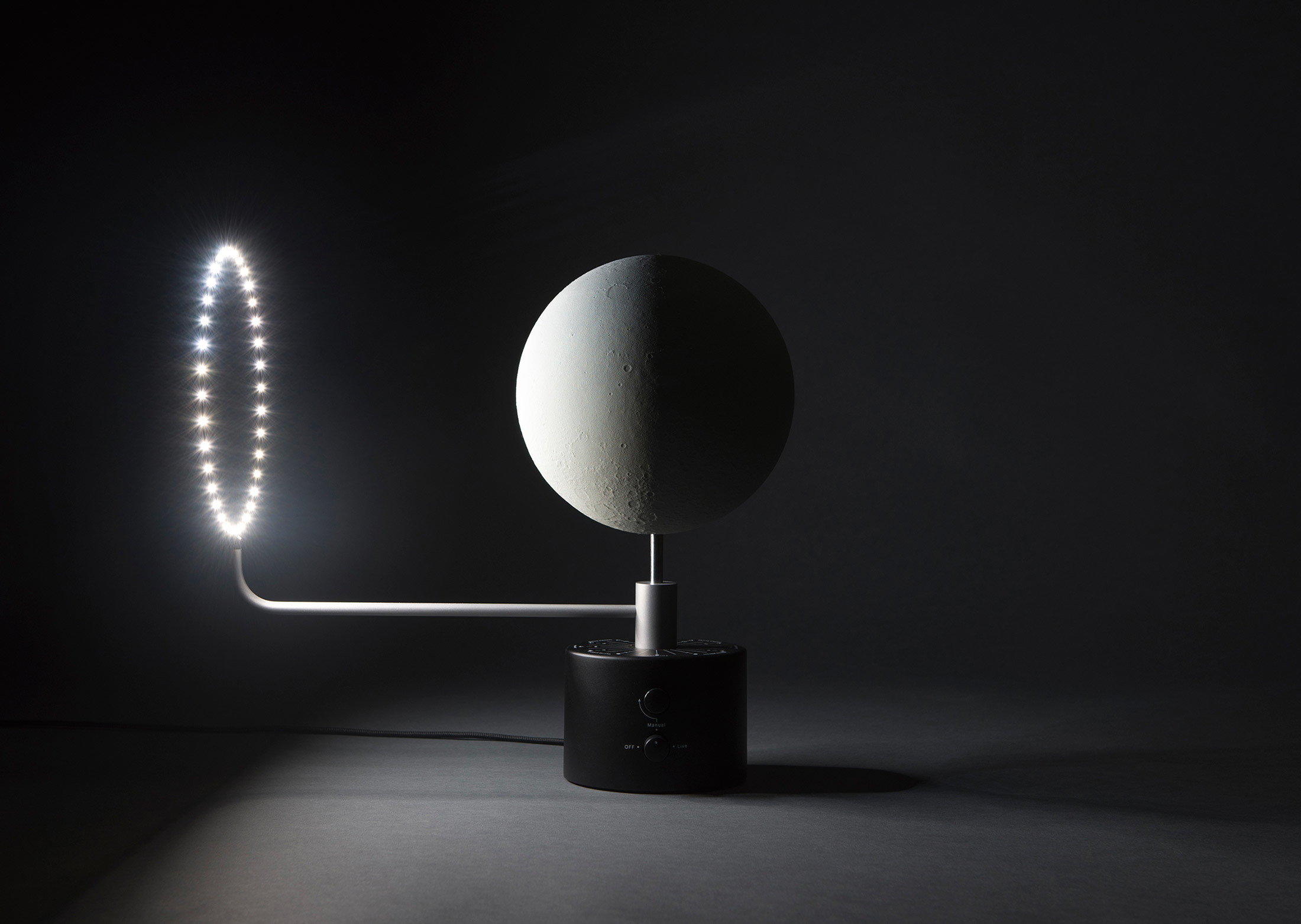 Desk lamp，Office Supplies，originality，Moon，concrete，