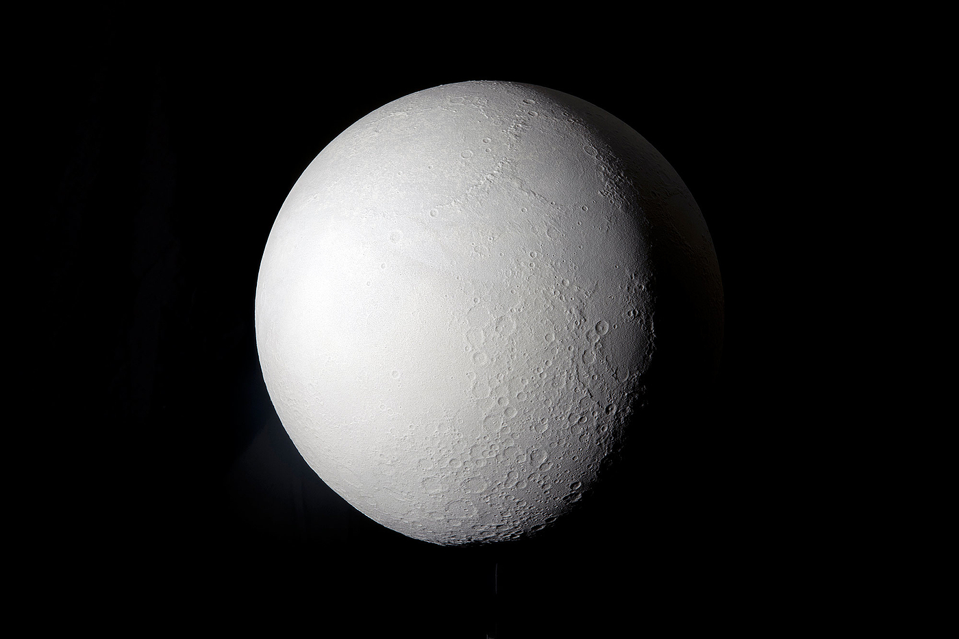 Desk lamp，Office Supplies，originality，Moon，concrete，