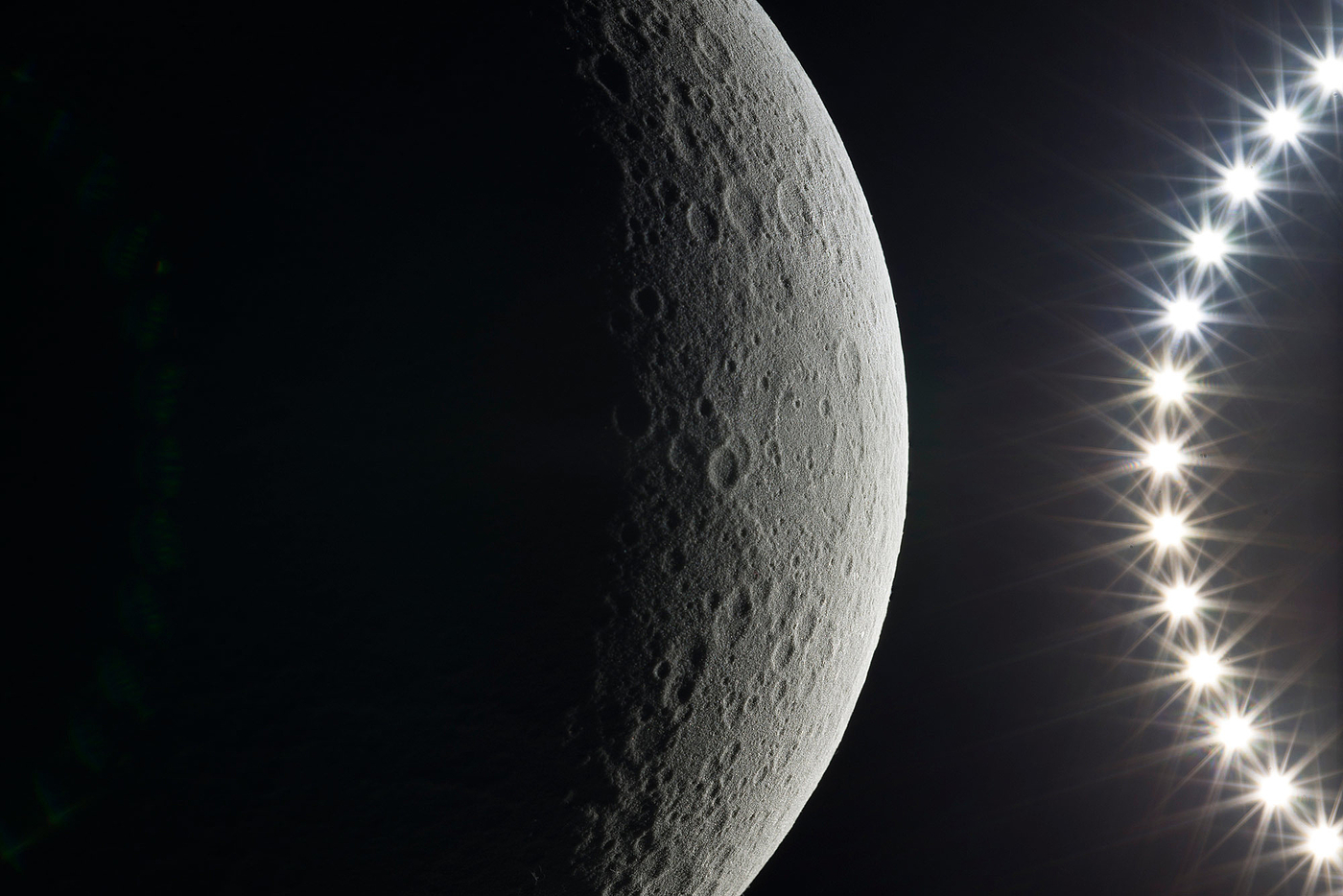 Desk lamp，Office Supplies，originality，Moon，concrete，