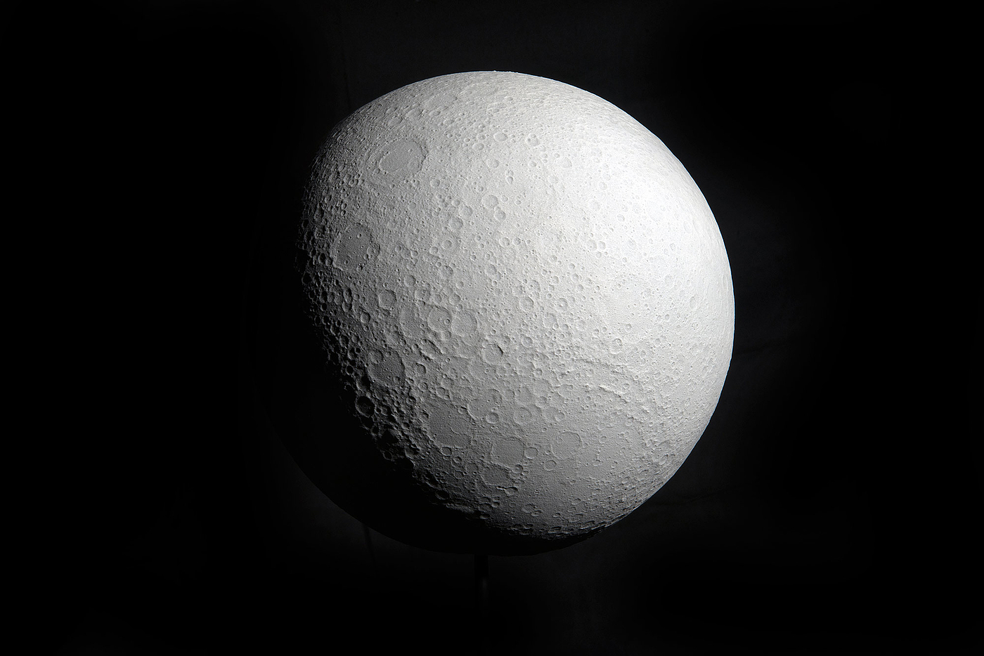 Desk lamp，Office Supplies，originality，Moon，concrete，