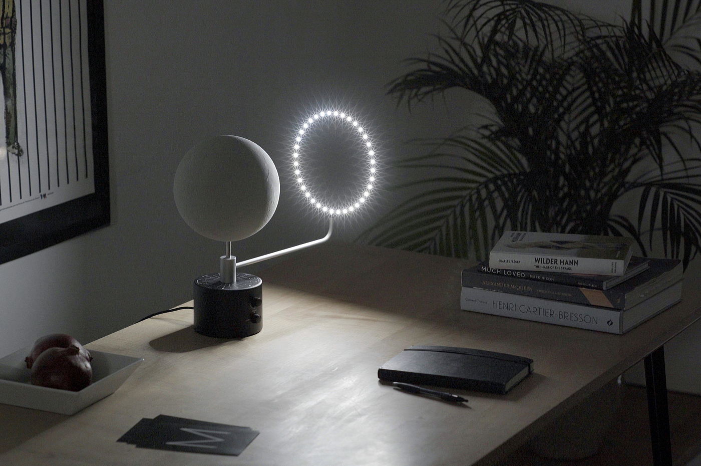 Desk lamp，Office Supplies，originality，Moon，concrete，