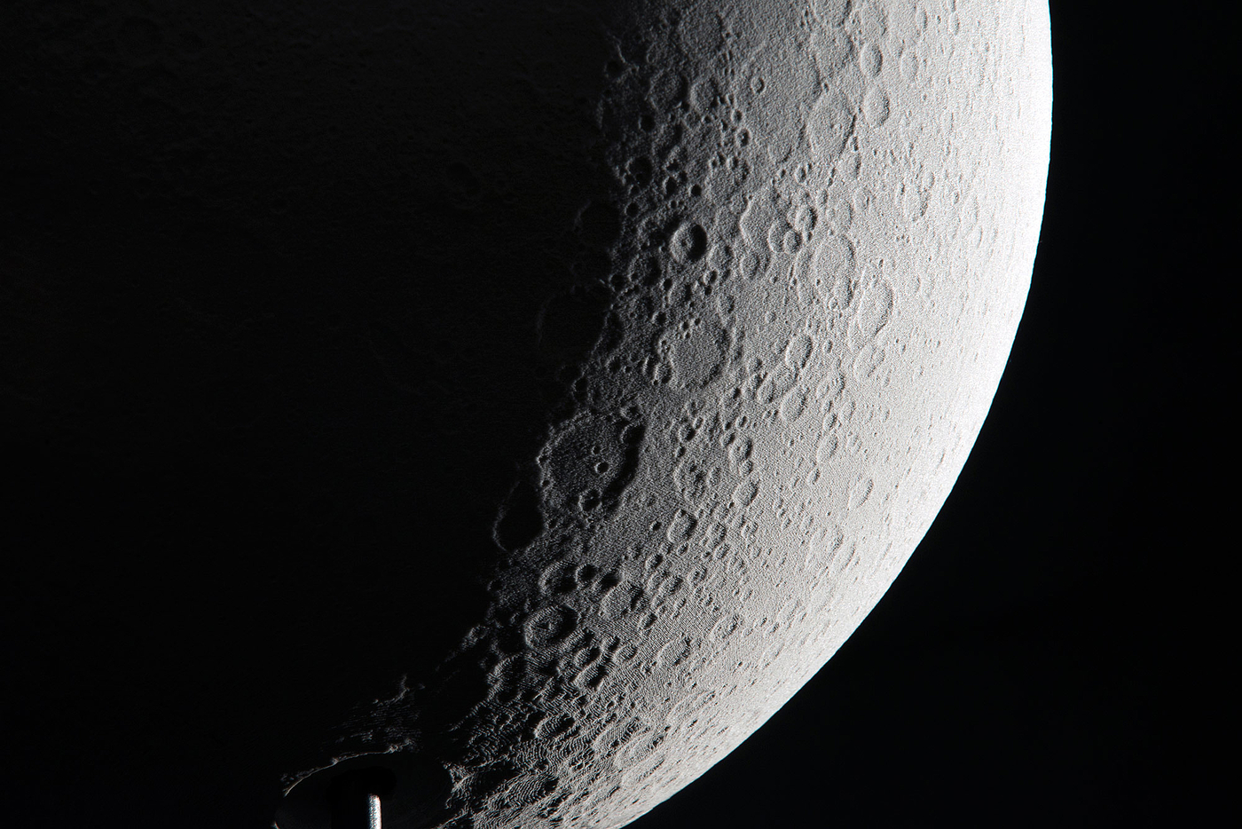 Desk lamp，Office Supplies，originality，Moon，concrete，