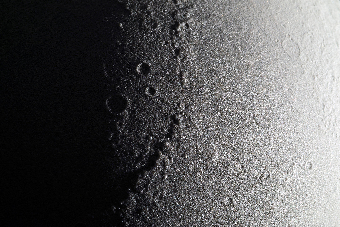 Desk lamp，Office Supplies，originality，Moon，concrete，