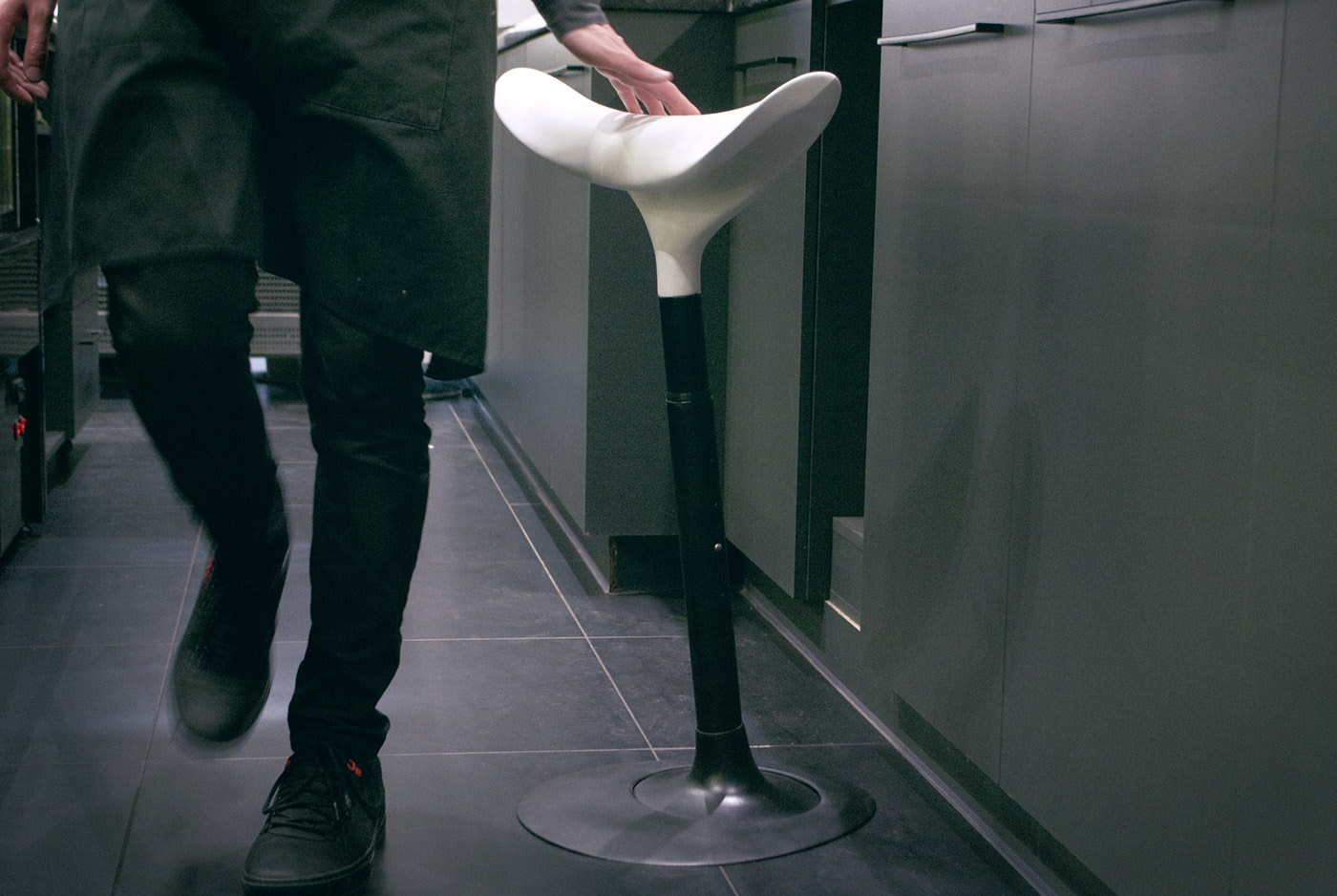 industrial design，Standing Seat，Simple seat，