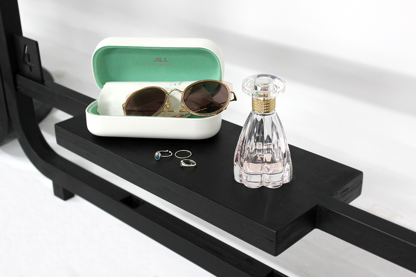 coat hanger，black，pla，Model，Jiwon Jang，OOTD，