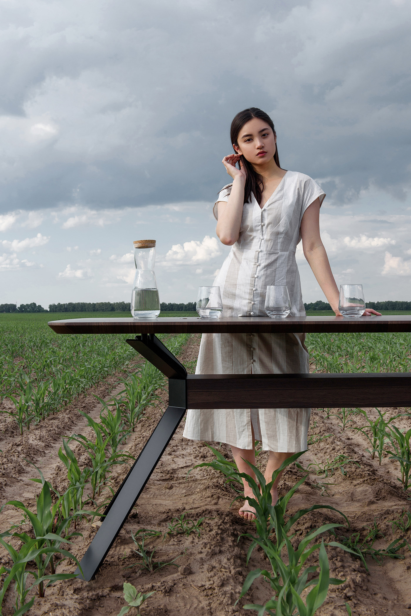 Minimalist，WOO，drone，Table，