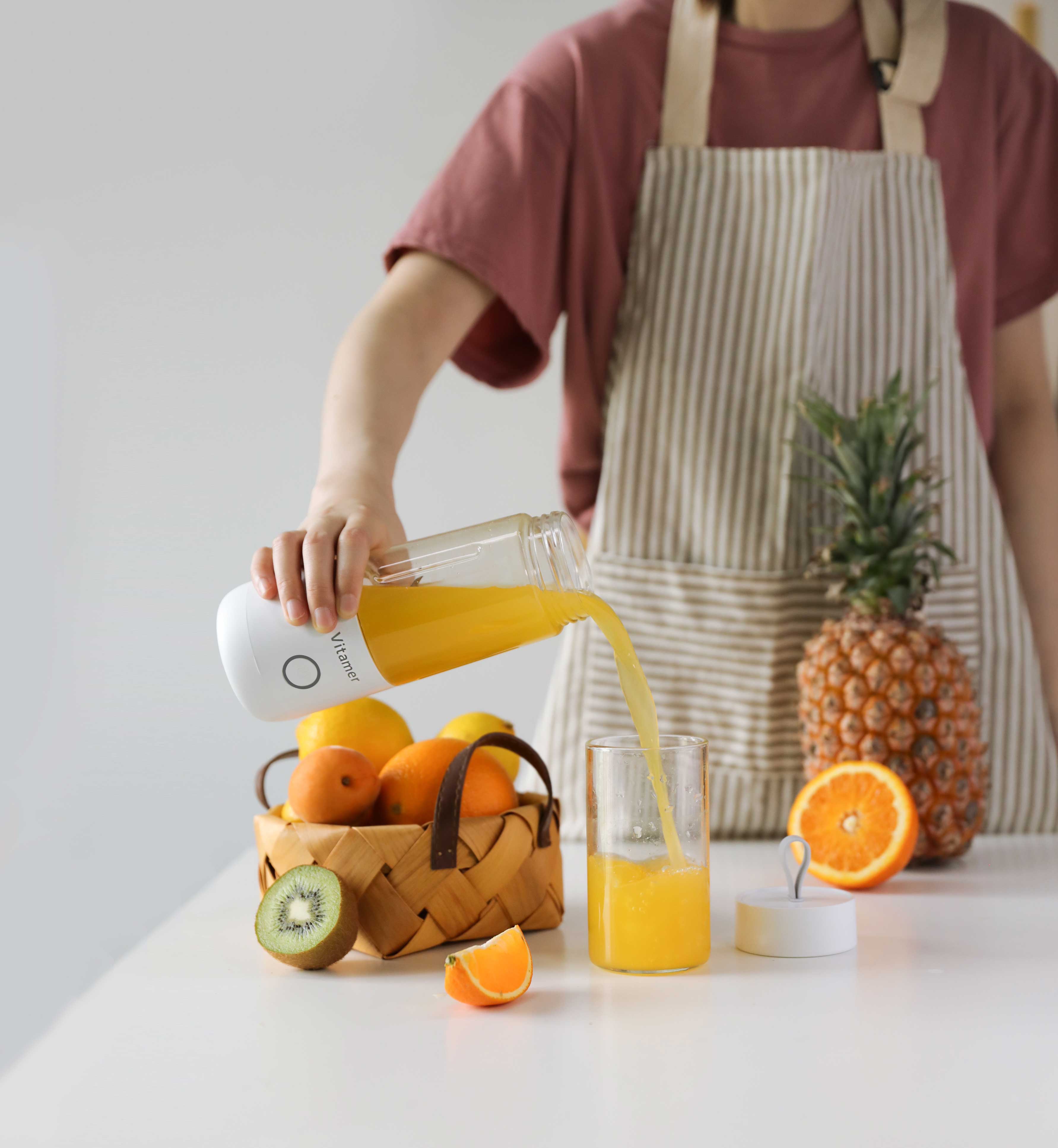 glass，fruit juice，like a breath of fresh air，Simplicity，