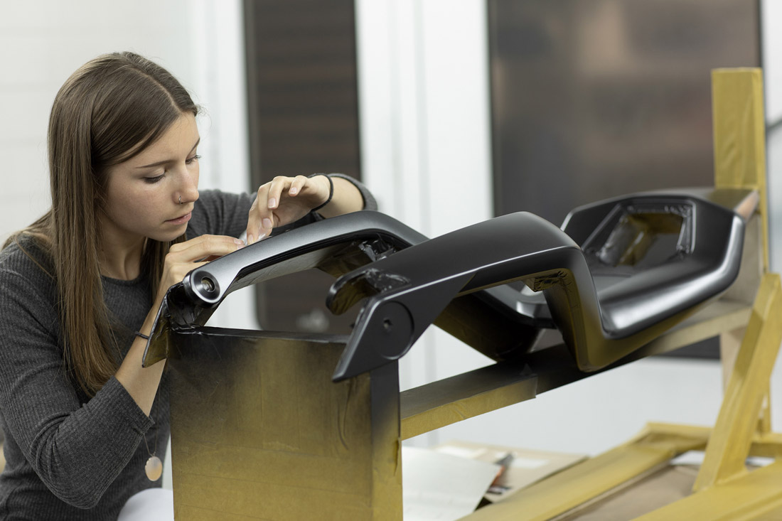 Motorcycle，Design process，Hand drawn，Metal，details，streamline，