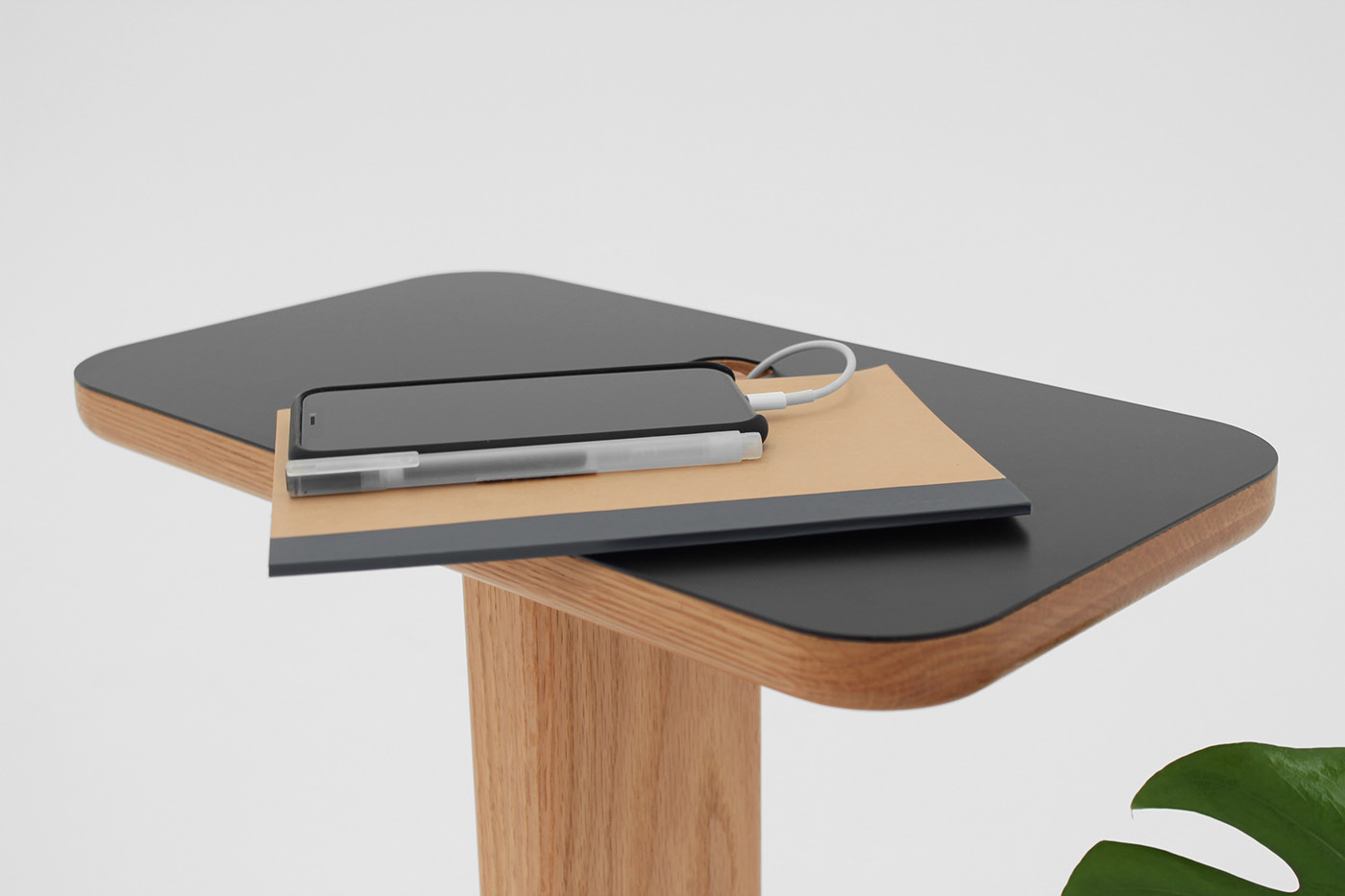 Hiko，Charging hole，black，Side table，Studio Berm ūdez，