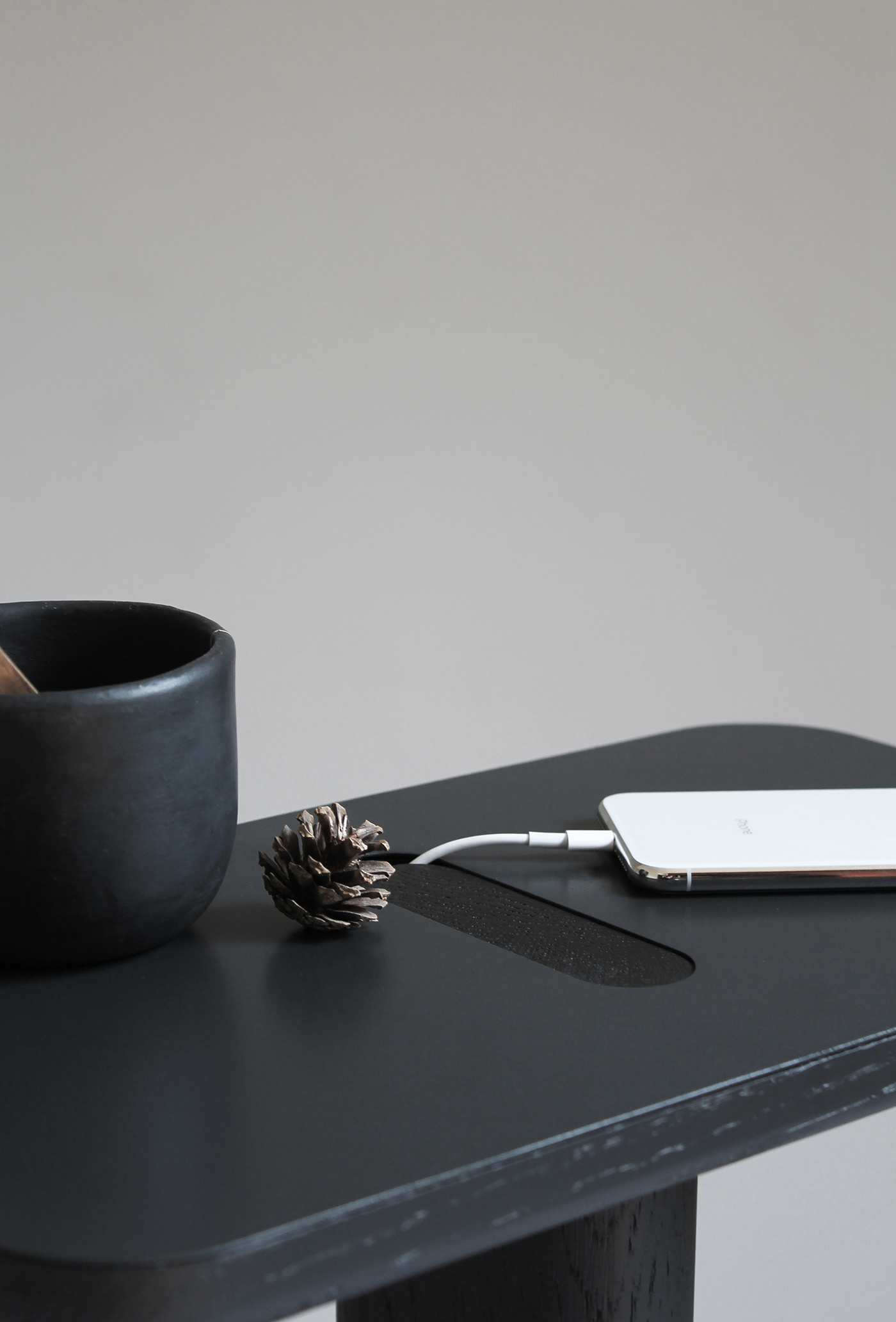 Hiko，Charging hole，black，Side table，Studio Berm ūdez，