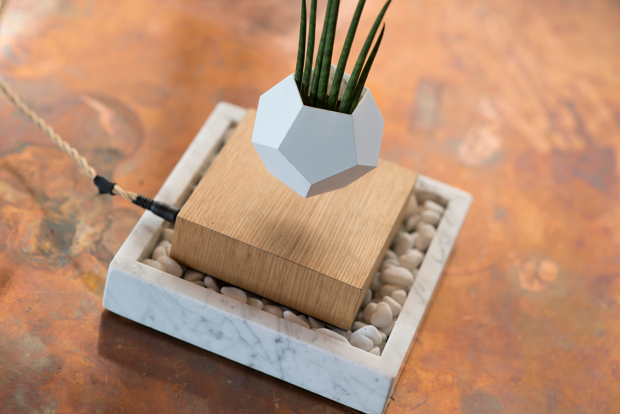 magnetic suspension，Flowerpot，Home Furnishing，decorate，ceramics，originality，