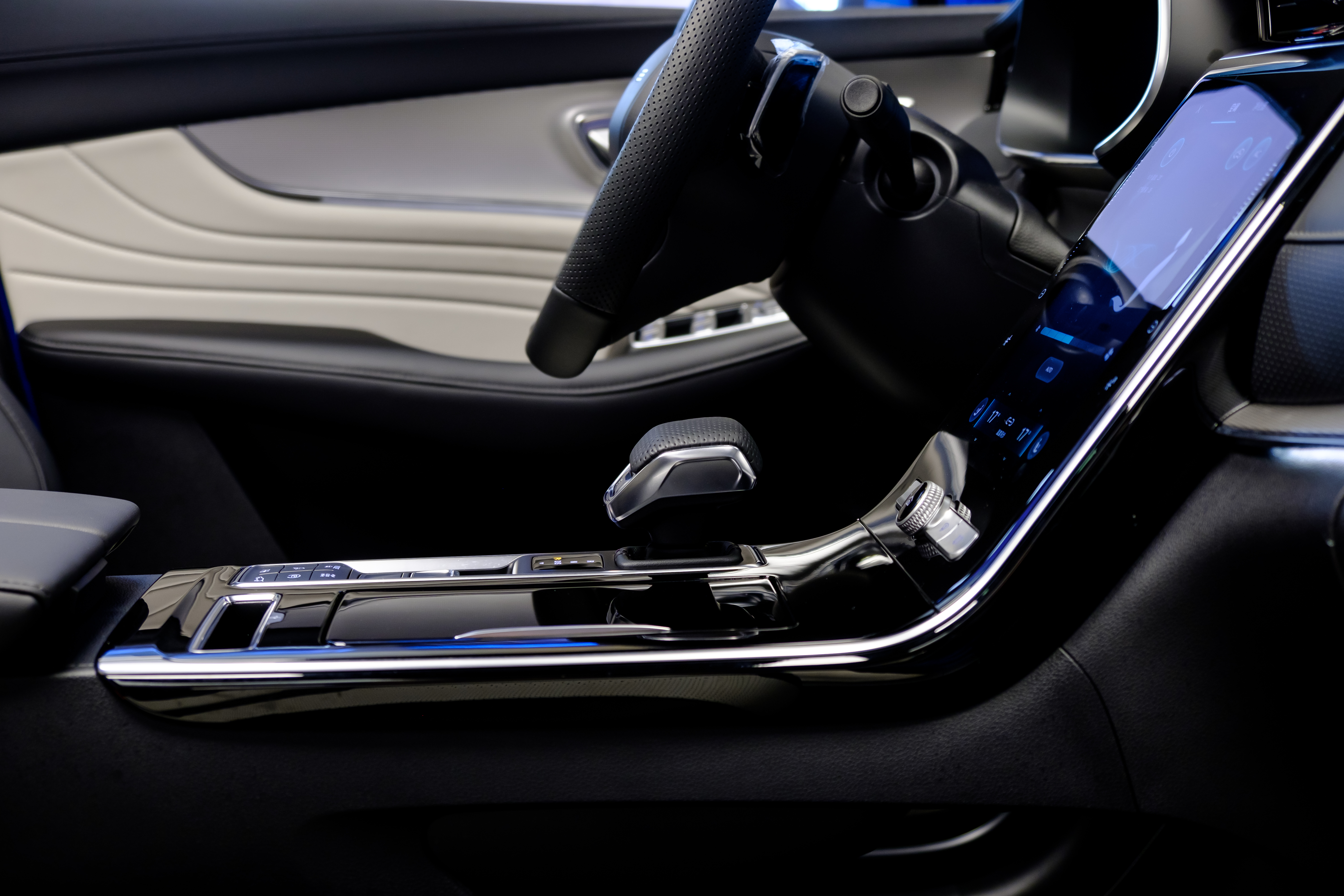 emotion，HMI interactive system，Curved screen，Roewe rx5 Max，Roewe ，