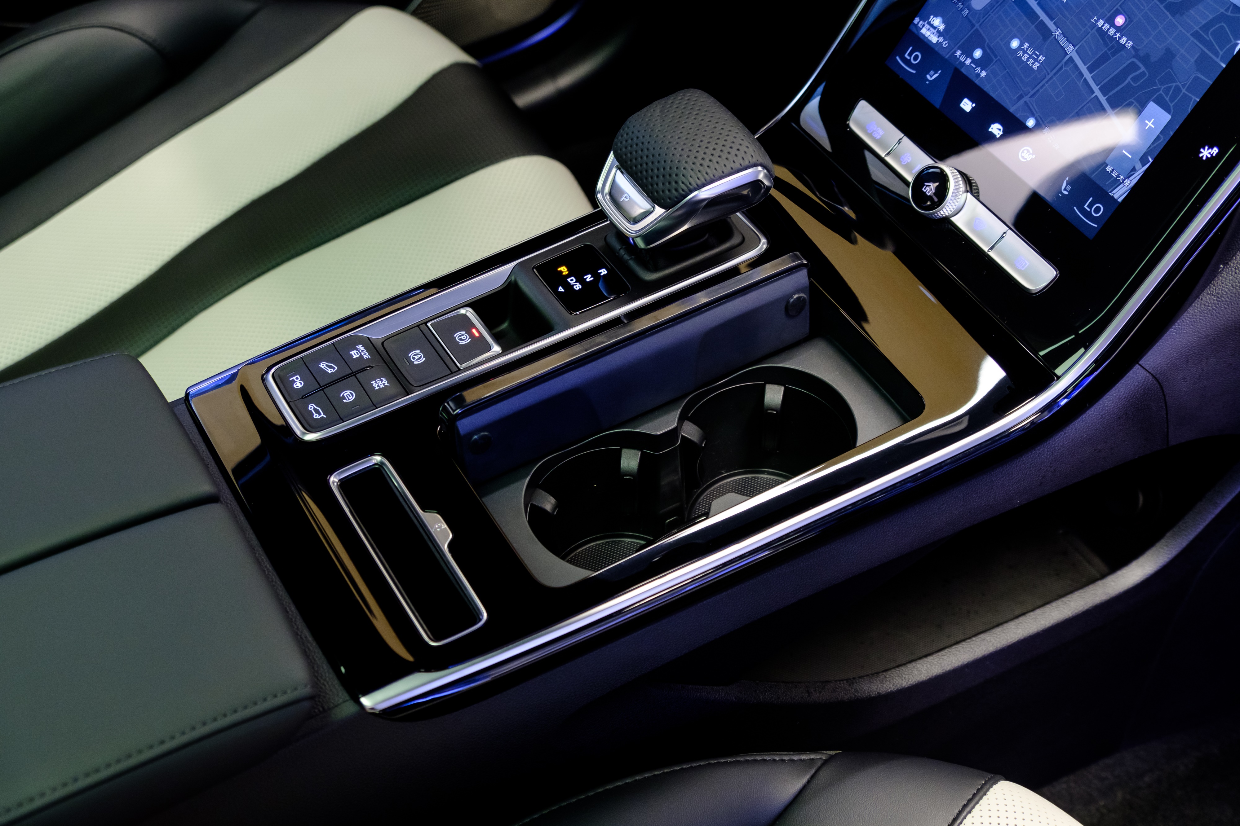 emotion，HMI interactive system，Curved screen，Roewe rx5 Max，Roewe ，