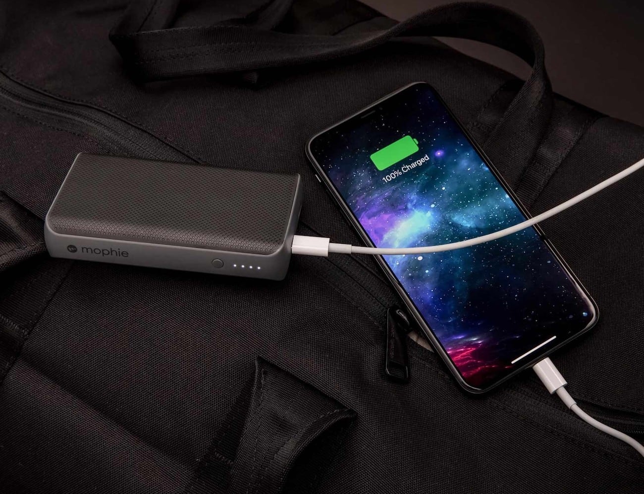 Easy to carry，black，portable battery，