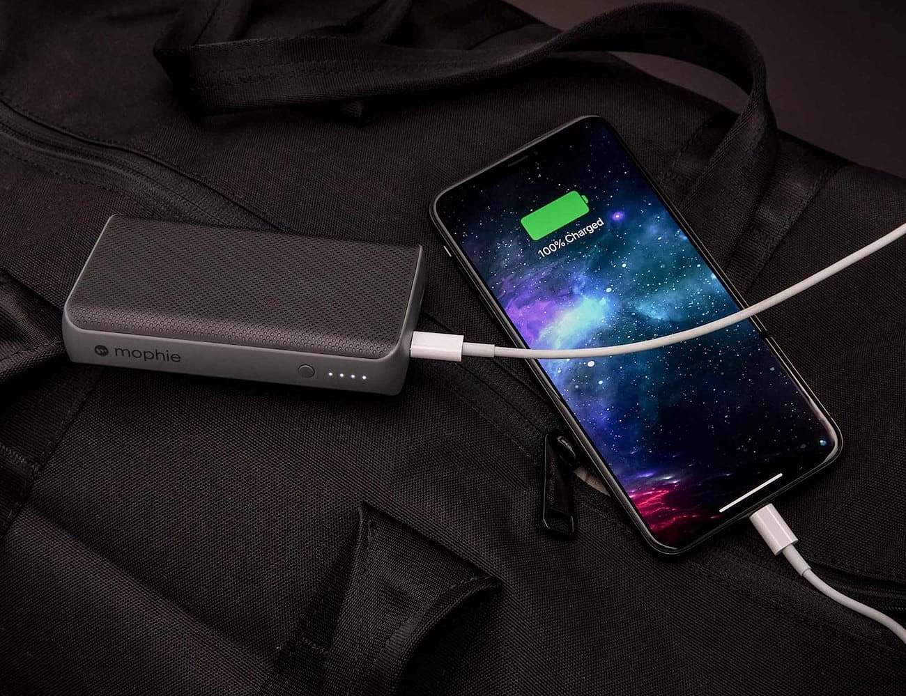 Easy to carry，black，portable battery，