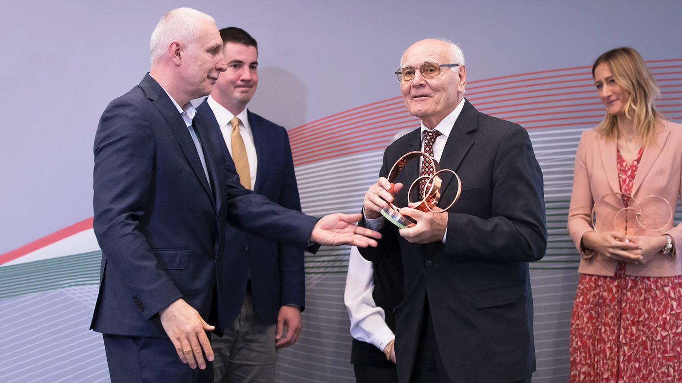 TurkeyBottles，trophy，Hungary，