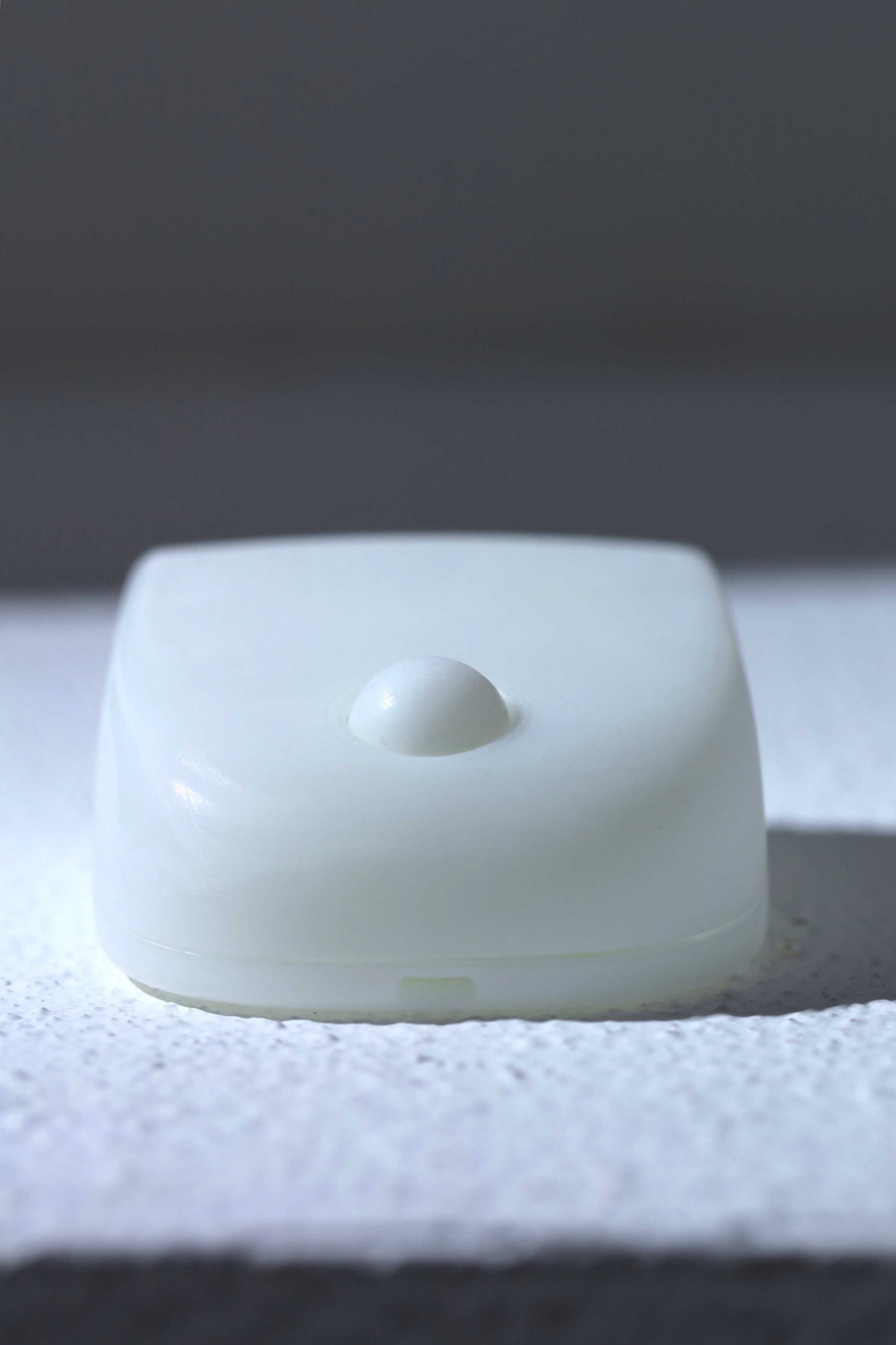 white，to work in an office，Keyi Chen，Non-travel，