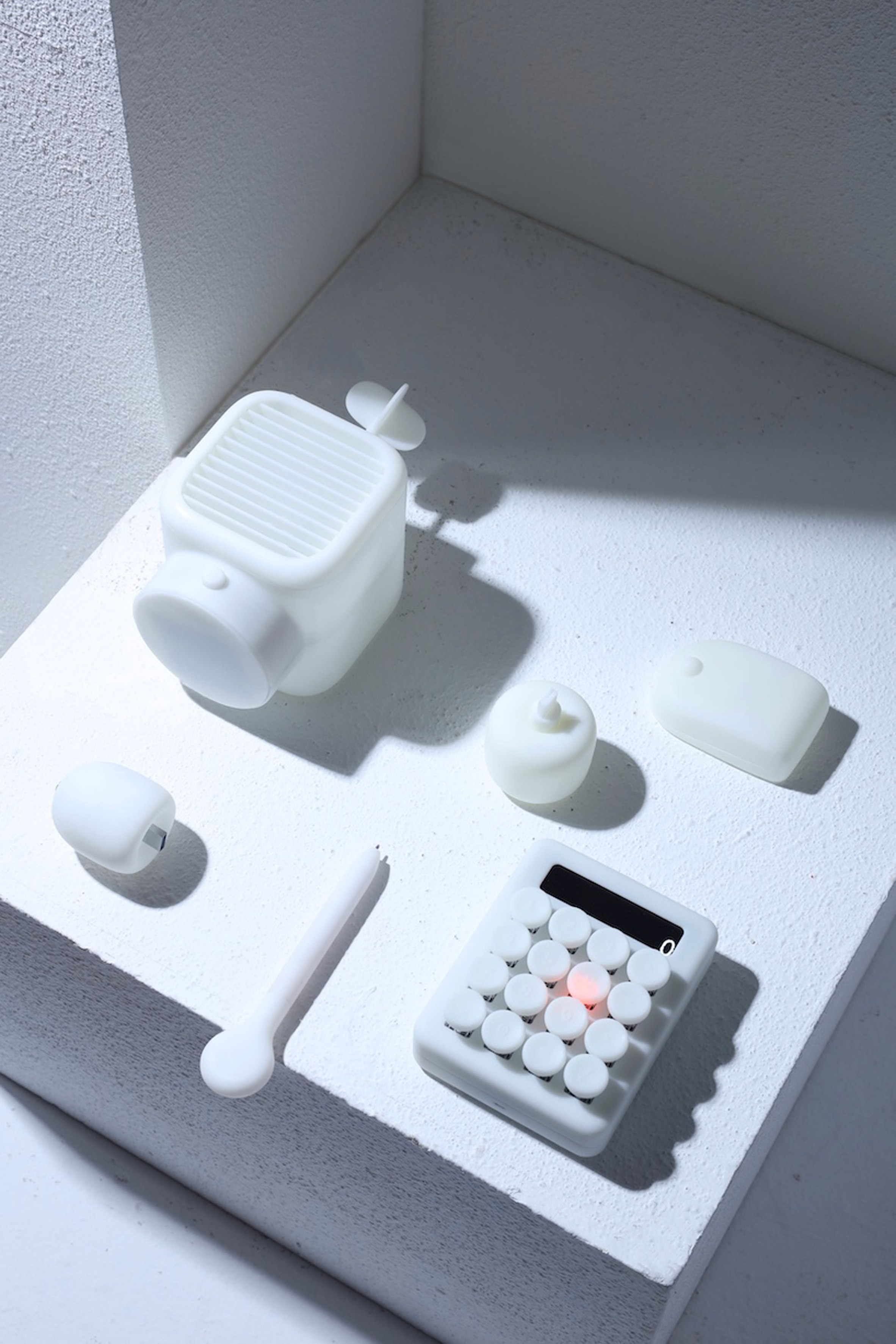 white，to work in an office，Keyi Chen，Non-travel，