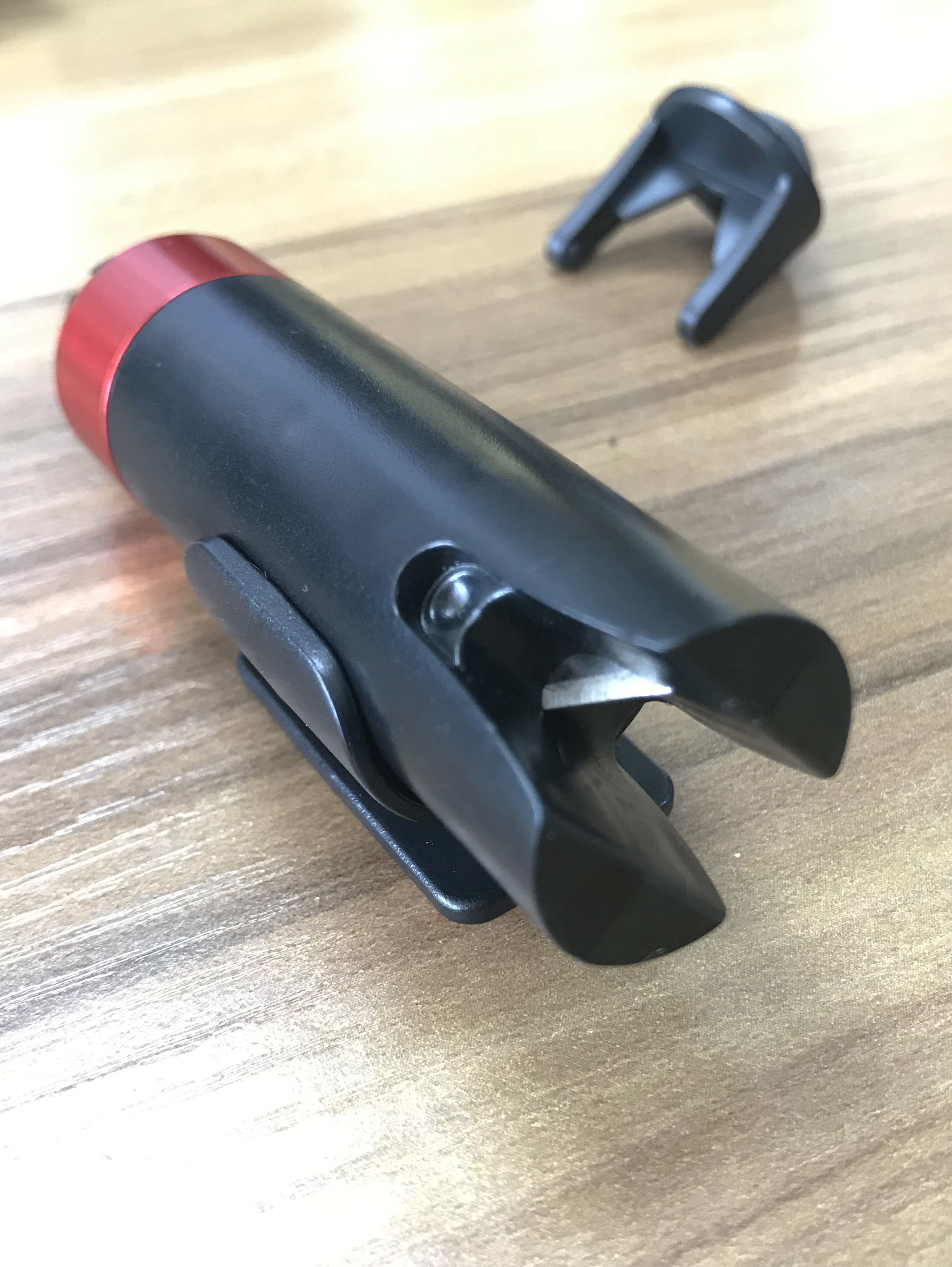 vehicle，Window breaker，Safety hammer，product design，