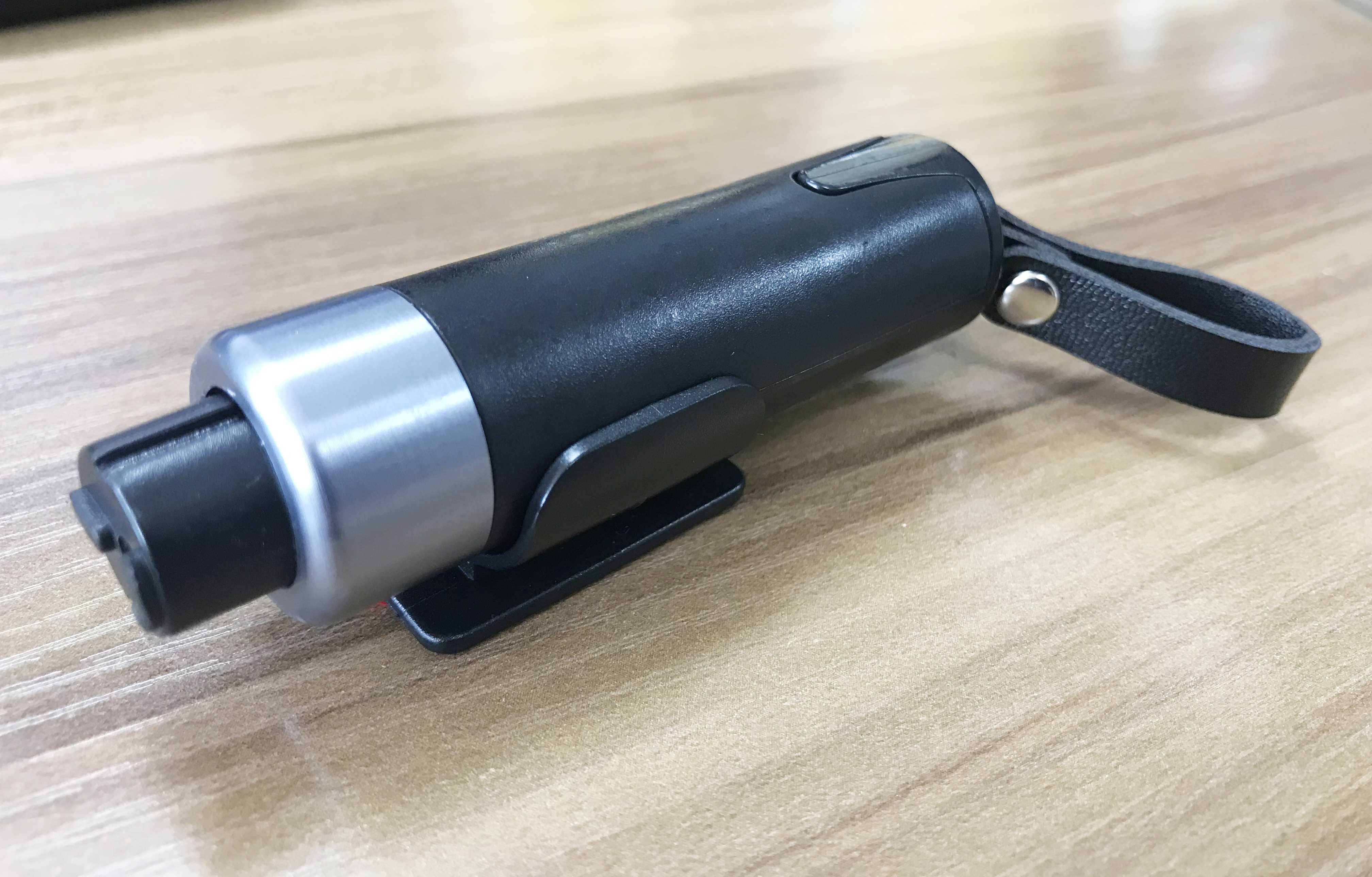 vehicle，Window breaker，Safety hammer，product design，