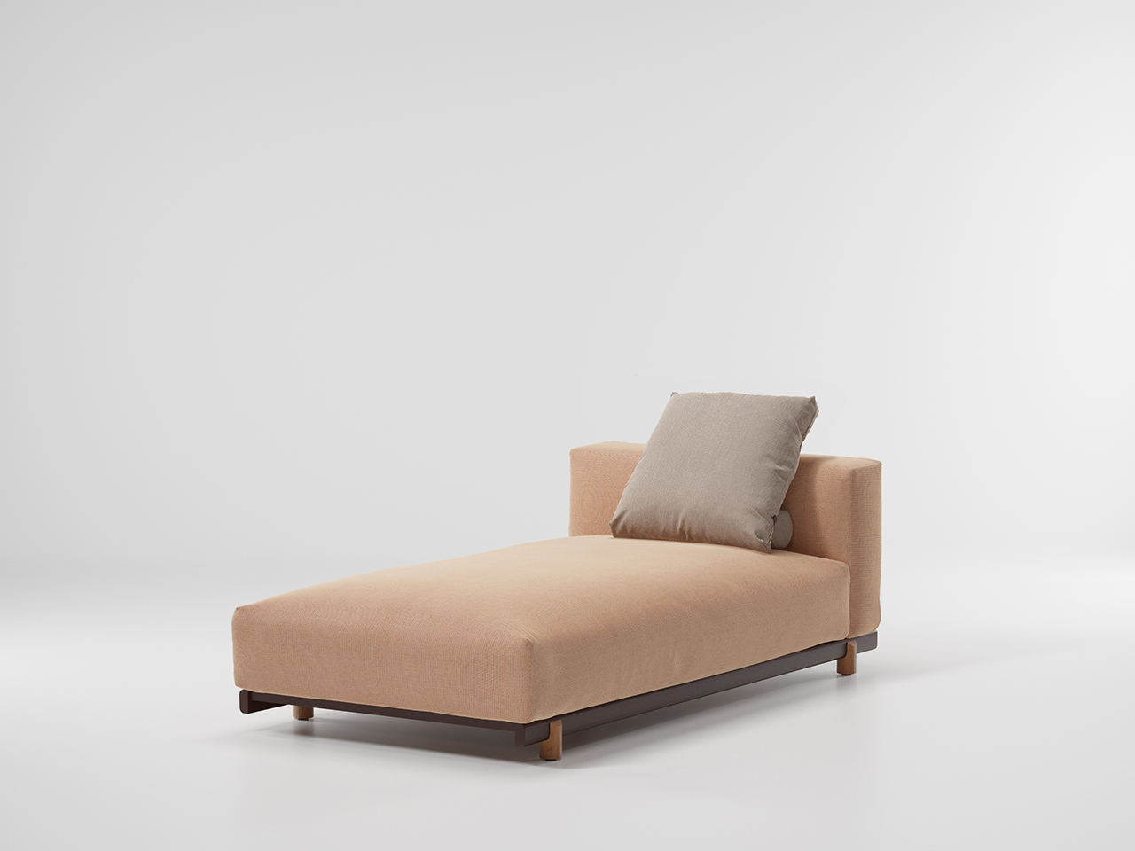 furniture，industrial design，outdoors，travel，sofa，