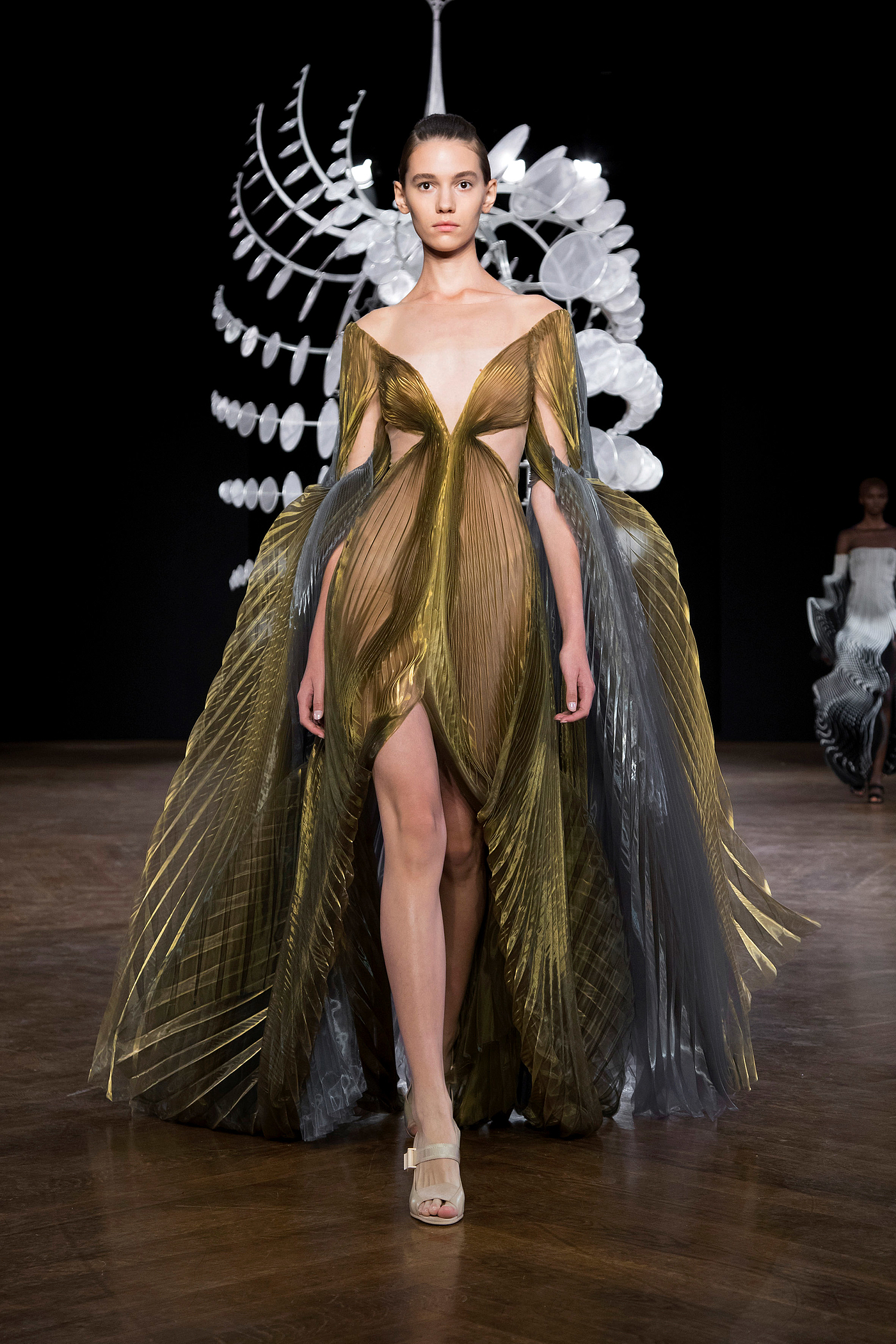 fashion，Sculpture，Paris Fashion Week，clothing design，