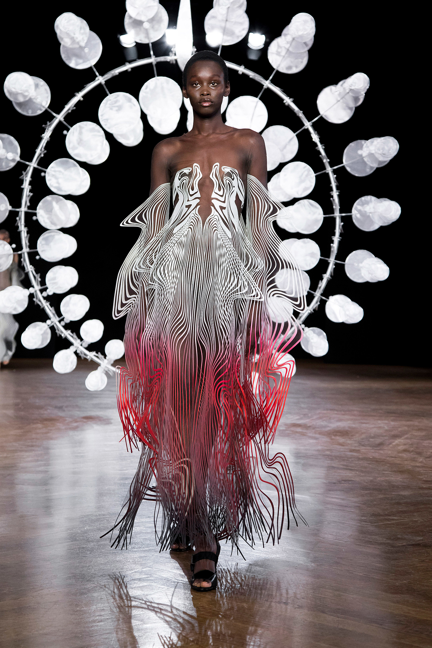 fashion，Sculpture，Paris Fashion Week，clothing design，