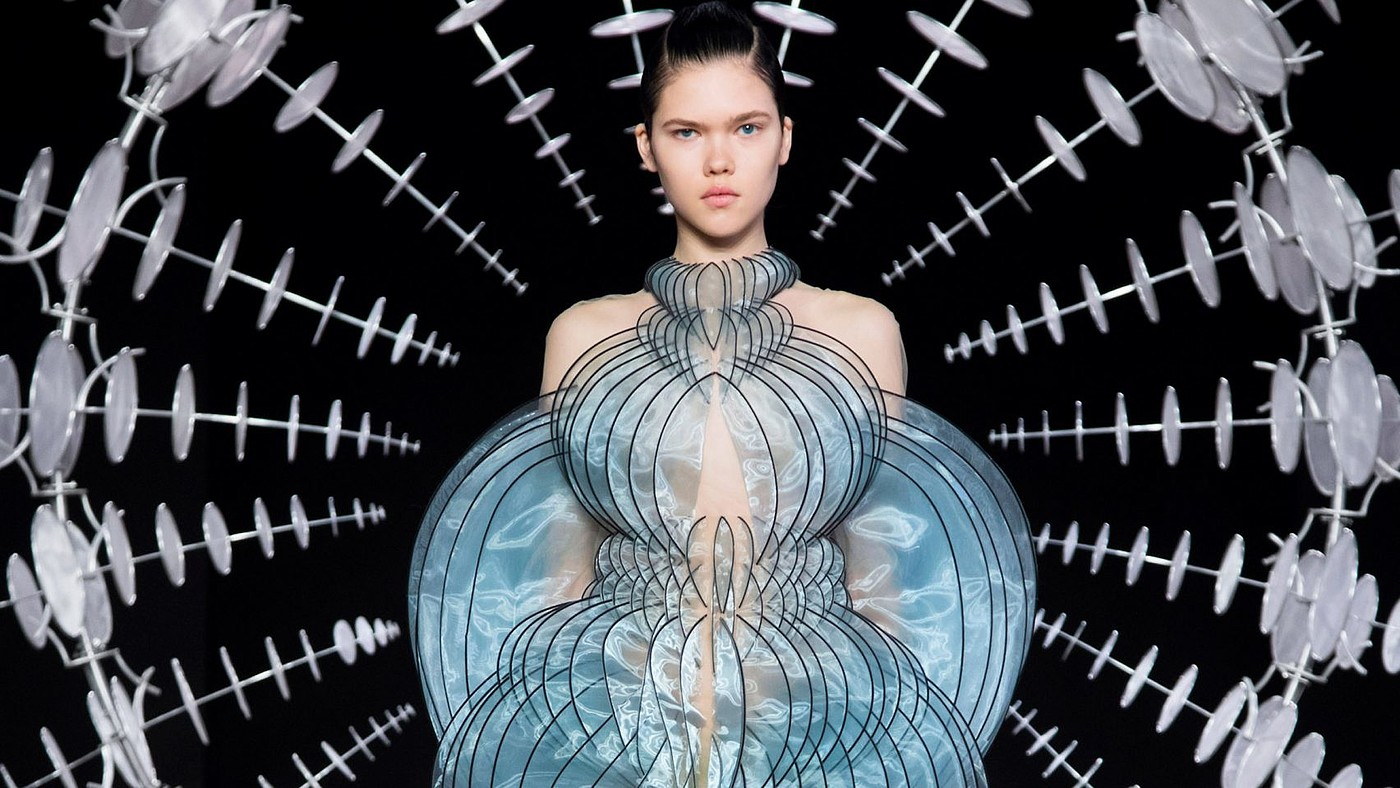 fashion，Sculpture，Paris Fashion Week，clothing design，