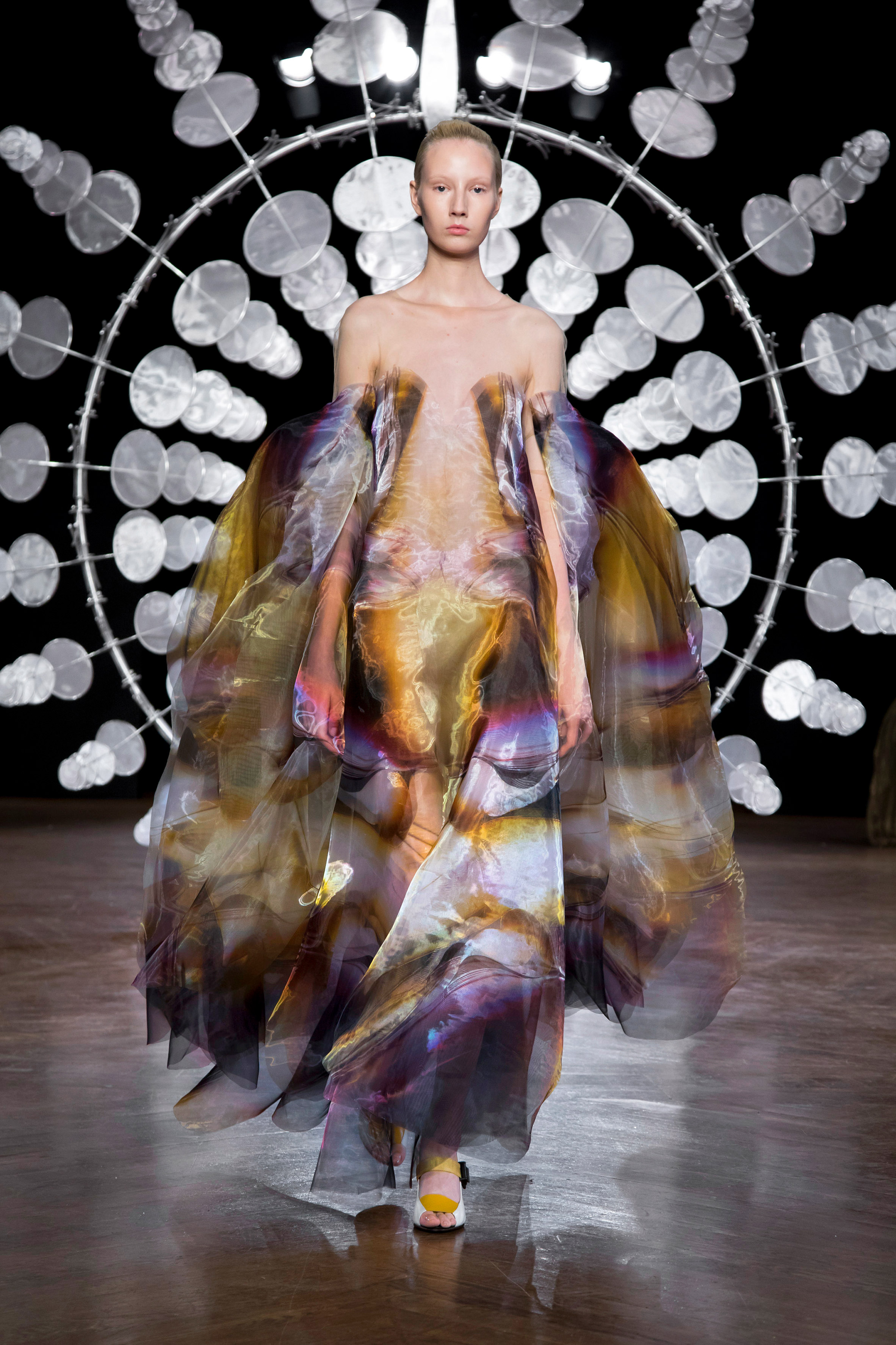 fashion，Sculpture，Paris Fashion Week，clothing design，