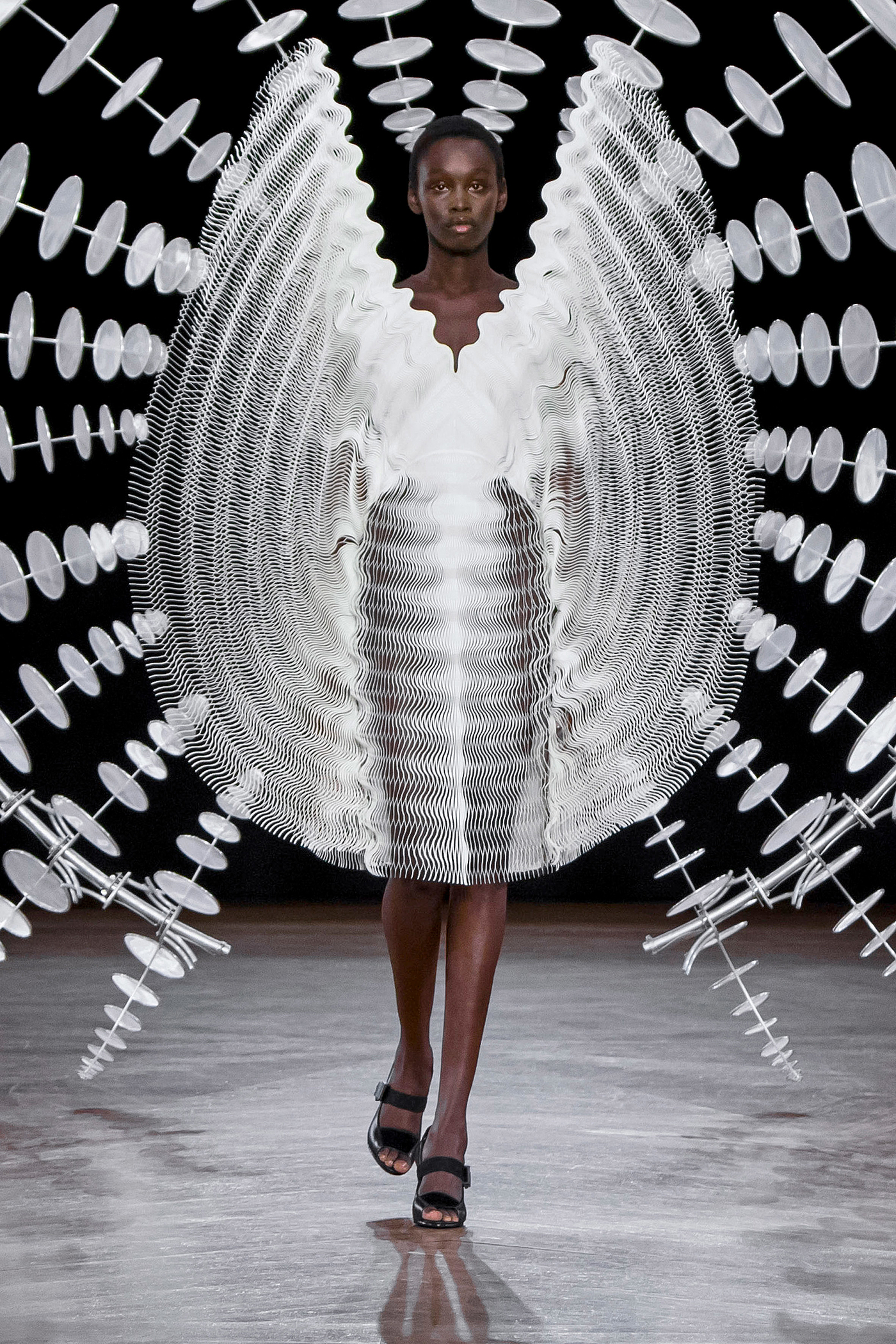 fashion，Sculpture，Paris Fashion Week，clothing design，