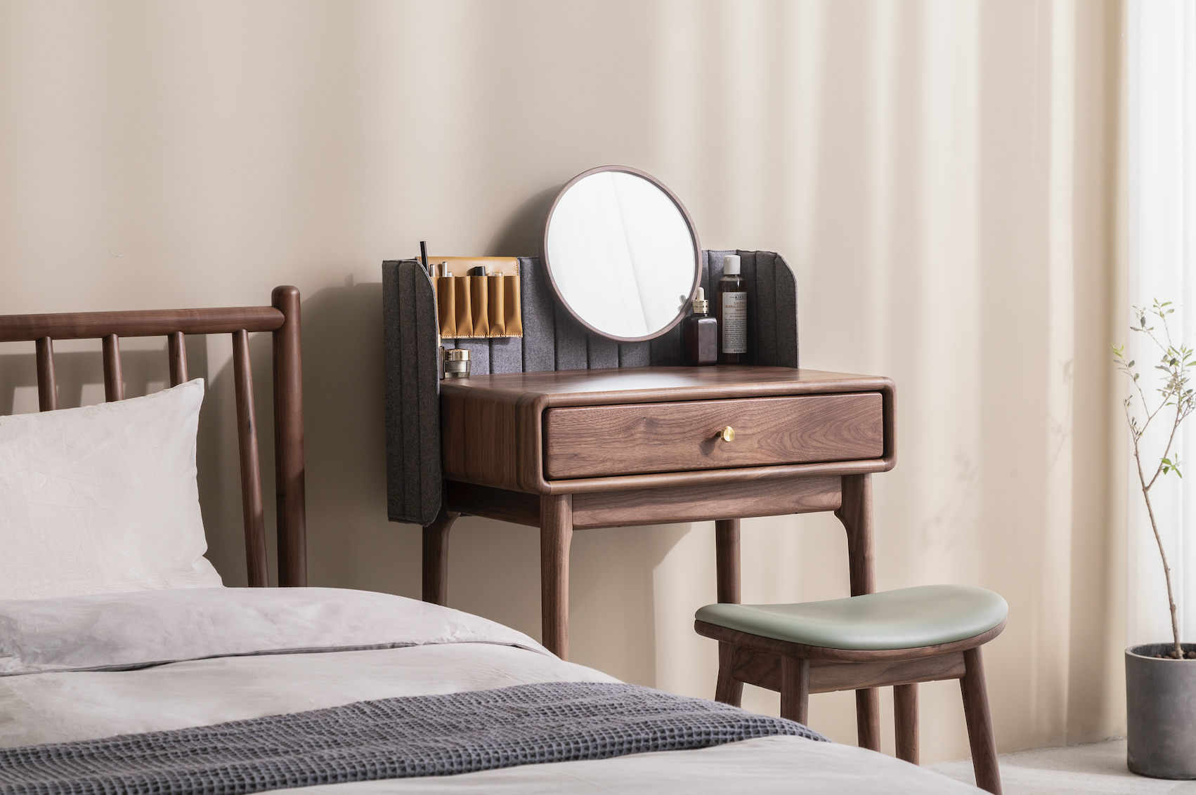 Dresser, solid wood, original，