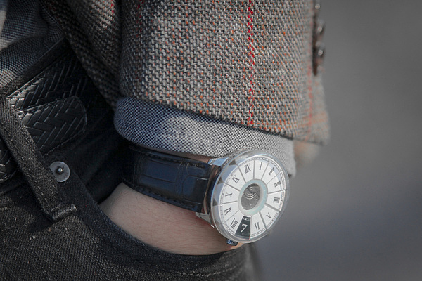 gentleman，Wrist watch，tool，wear，