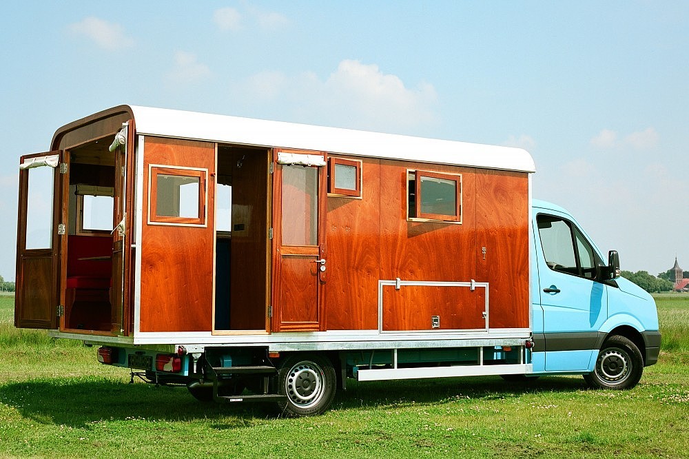 outdoors，Outing，multi-function，comfortable，dining car，